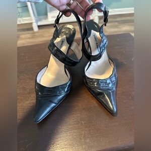 *** Manolo Blahnik Size 39 1/2 Black Leather Vintage Slingbacks. Stunning!